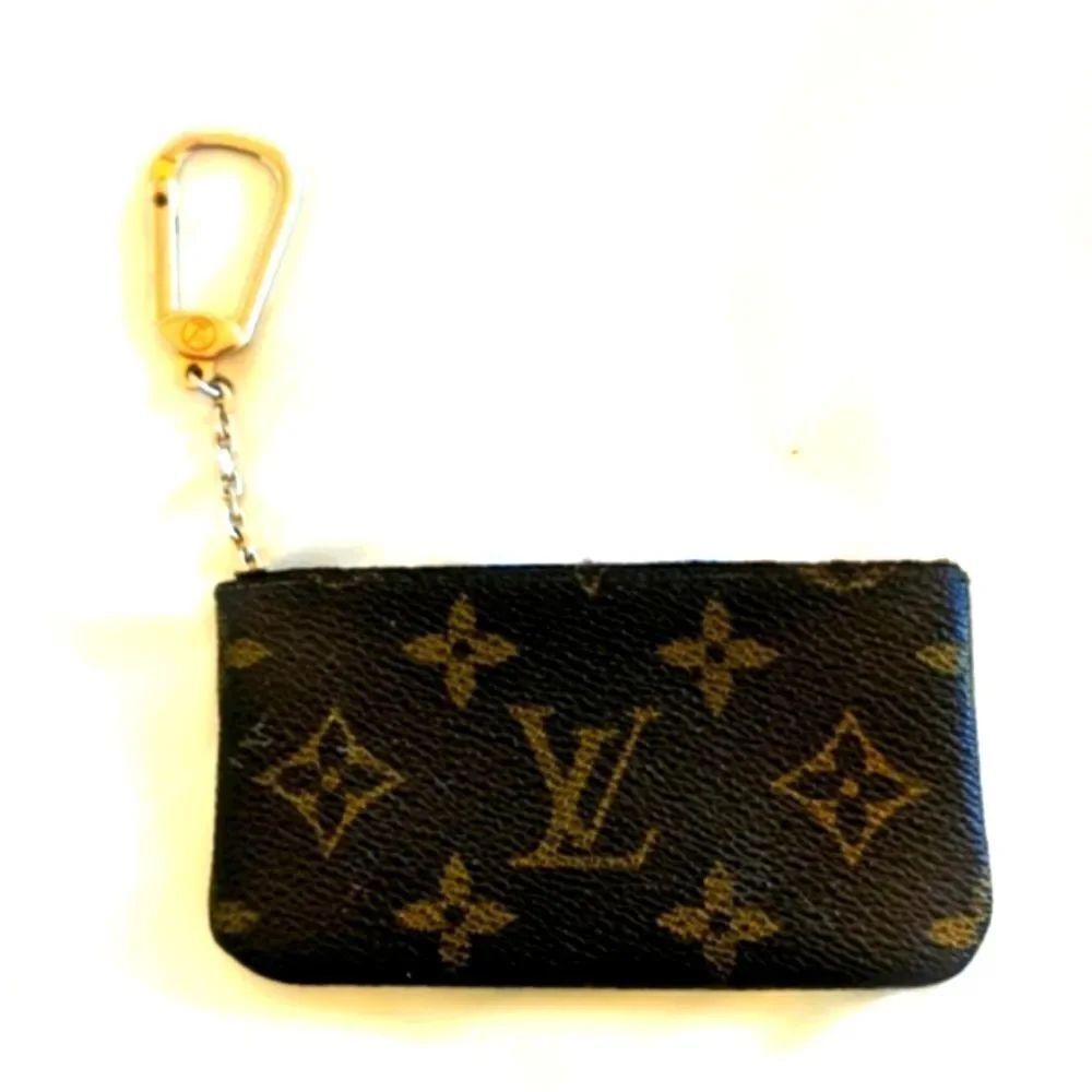 💯% Authentic Louis Vuitton Key Card Holder